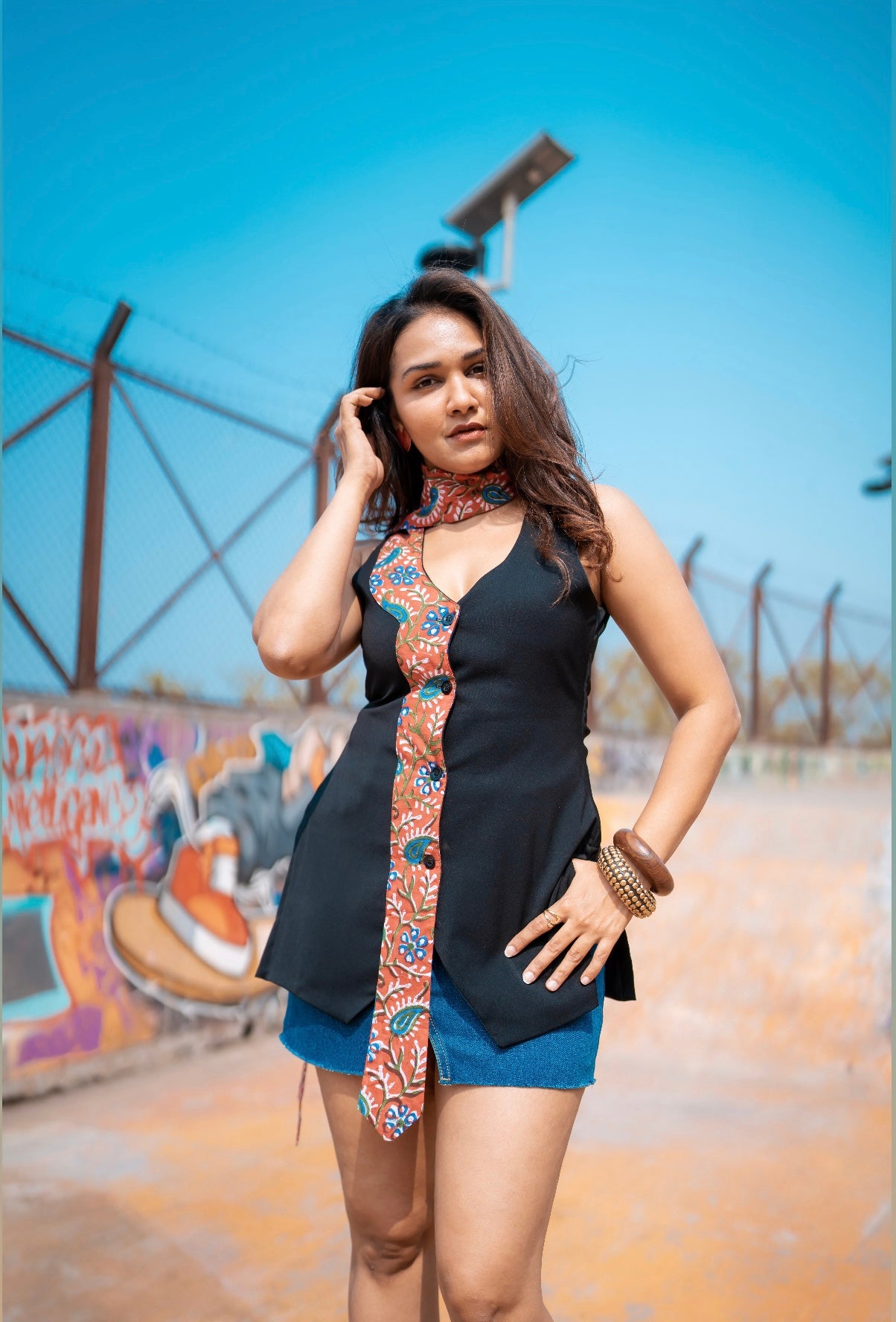 Poo Vest Kurti (Black)